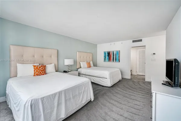 $4,850 | 5101 Collins Avenue, Unit 11B, Miami Beach, FL 33140