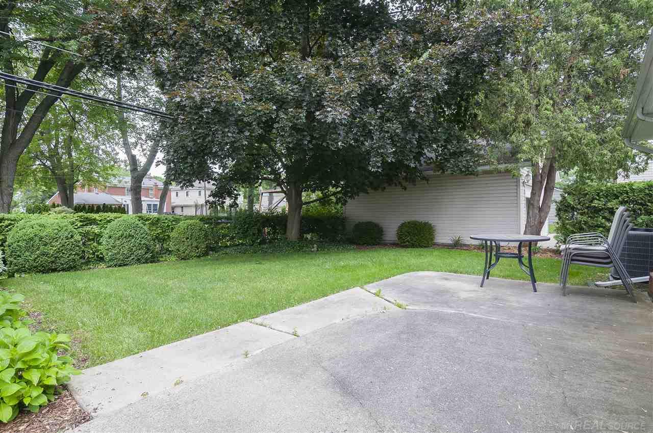 1220 Fairholme Road Grosse Pointe Woods, MI 48236 - Photo 39 of 41