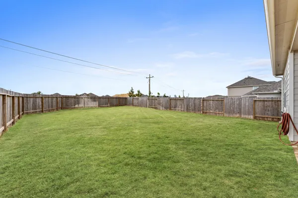 $2,100 | 16635 Olivewood Lane, Conroe, TX 77302