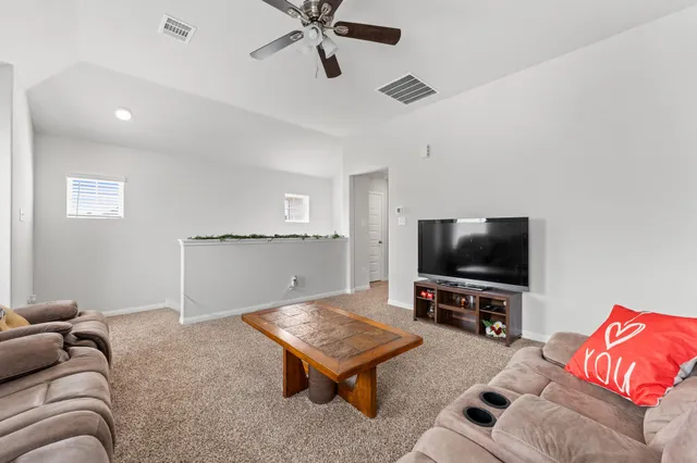 $2,100 | 16635 Olivewood Lane, Conroe, TX 77302