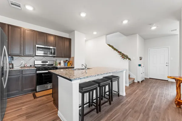 $2,100 | 16635 Olivewood Lane, Conroe, TX 77302