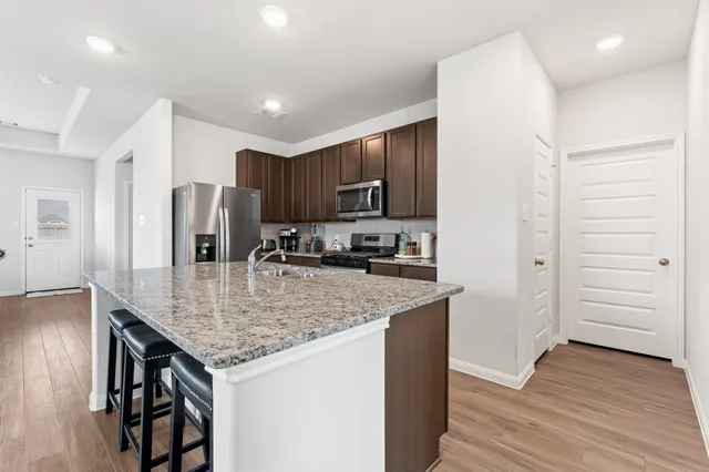 $2,100 | 16635 Olivewood Lane, Conroe, TX 77302