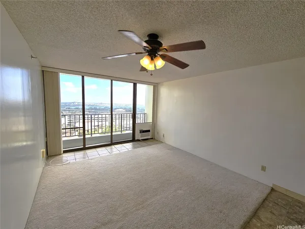 $2,400 | 98-402 Koauka Loop, Unit 1604, Aiea, HI 96701