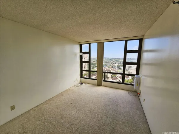$2,400 | 98-402 Koauka Loop, Unit 1604, Aiea, HI 96701