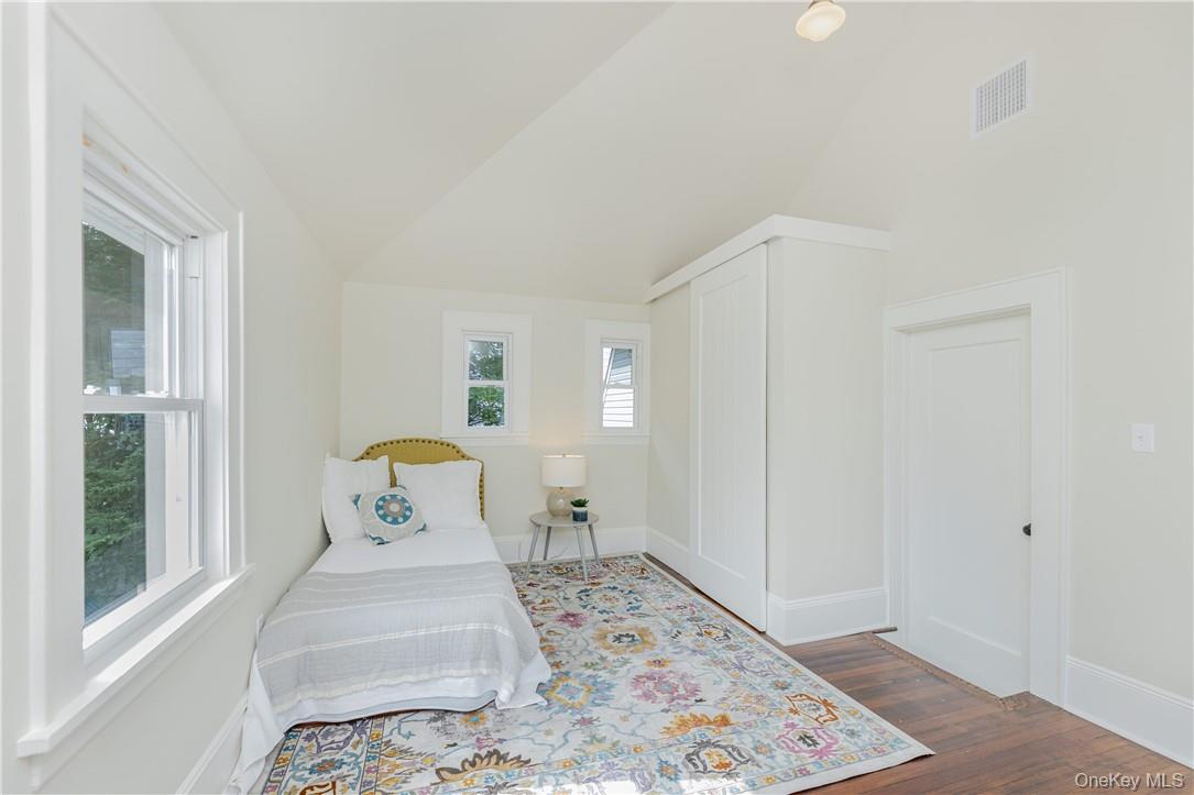 12 Risley Place New Rochelle, NY 10801 - Photo 18 of 26 South West Bedroom