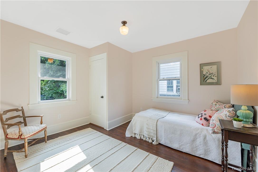 12 Risley Place New Rochelle, NY 10801 - Photo 20 of 26 North West bedroom