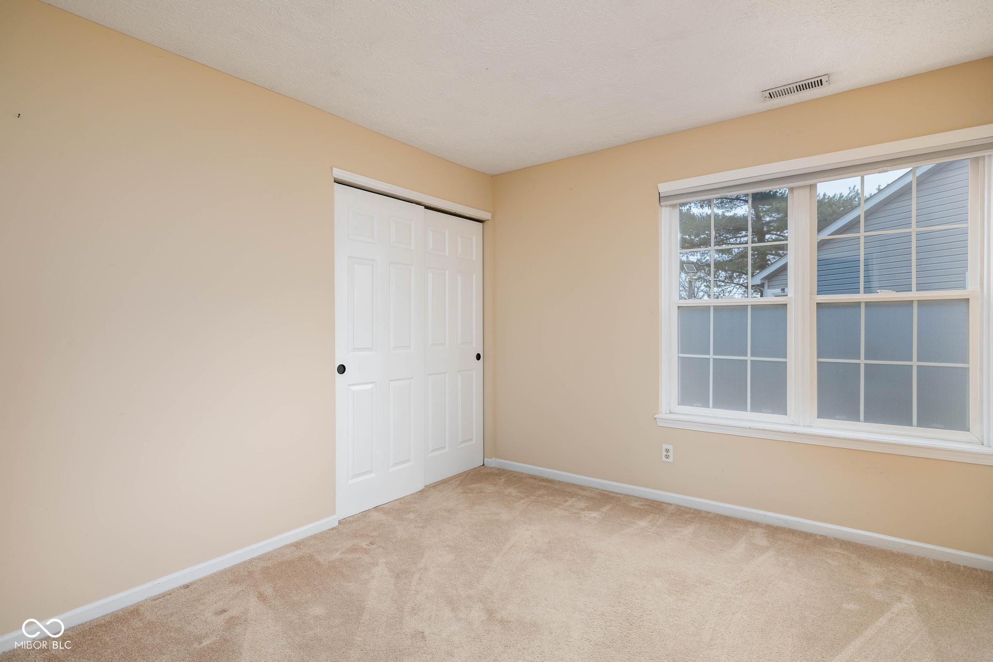 7721 Hollow Ridge Circle Indianapolis, IN 46256 - Photo 14 of 34