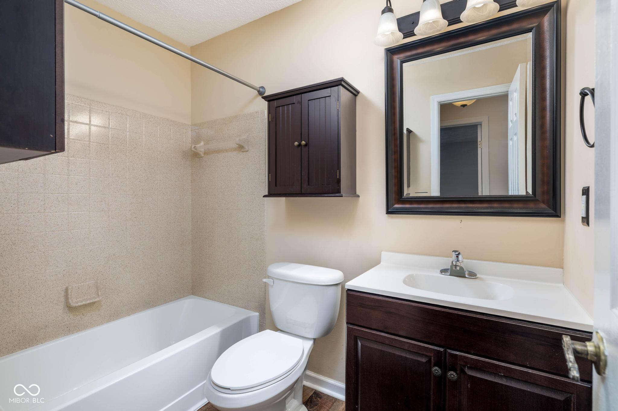 7721 Hollow Ridge Circle Indianapolis, IN 46256 - Photo 16 of 34