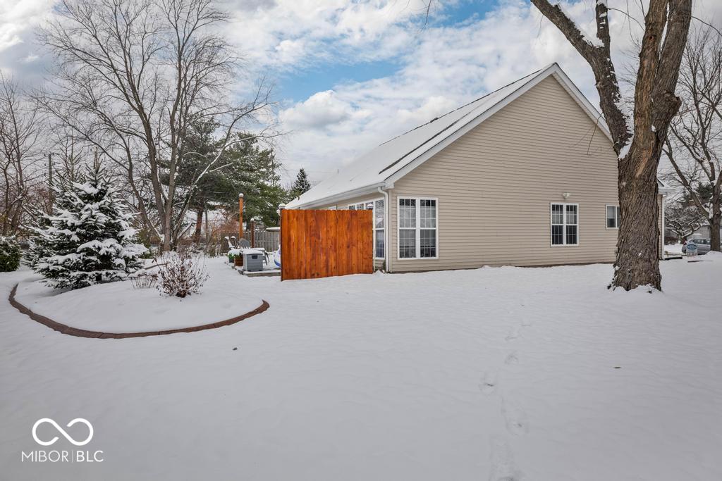 7721 Hollow Ridge Circle Indianapolis, IN 46256 - Photo 22 of 34