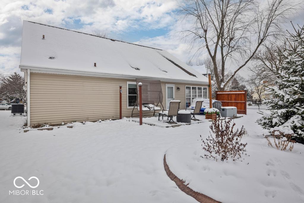 7721 Hollow Ridge Circle Indianapolis, IN 46256 - Photo 24 of 34
