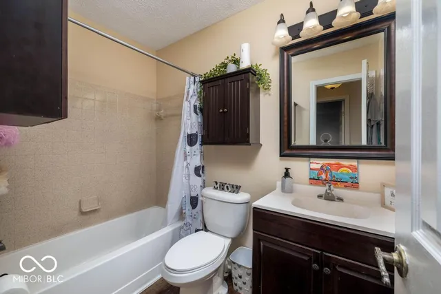 $315,000 | 7721 Hollow Ridge Circle, Indianapolis, IN 46256