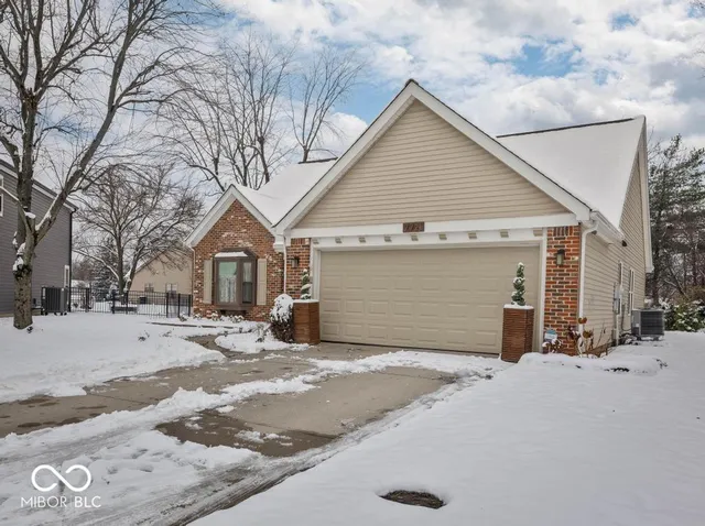 $315,000 | 7721 Hollow Ridge Circle, Indianapolis, IN 46256