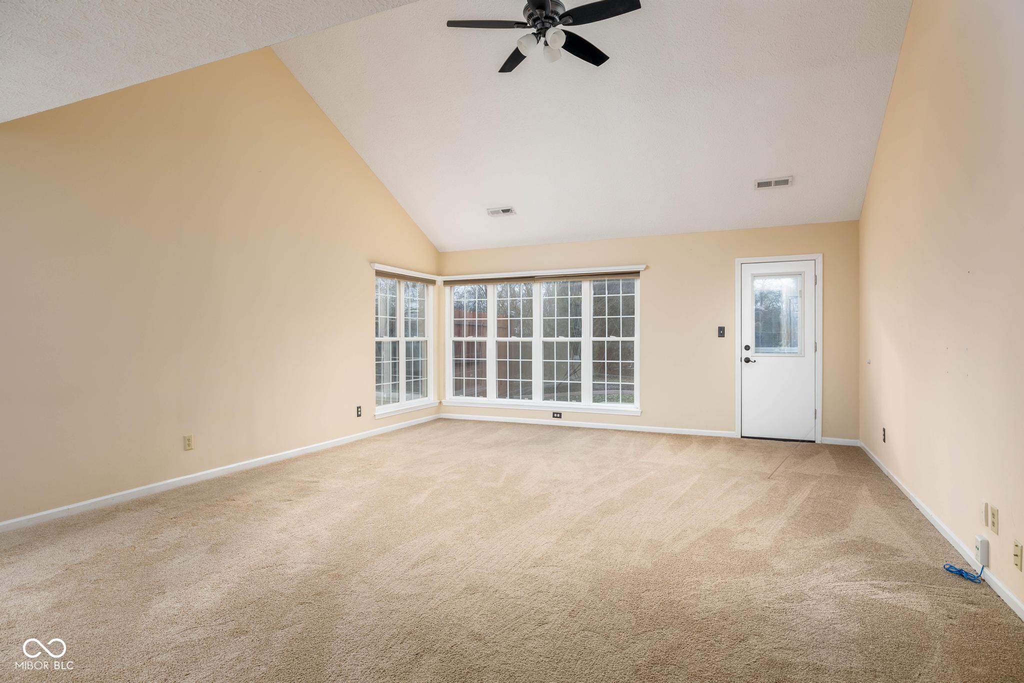 7721 Hollow Ridge Circle Indianapolis, IN 46256 - Photo 7 of 34