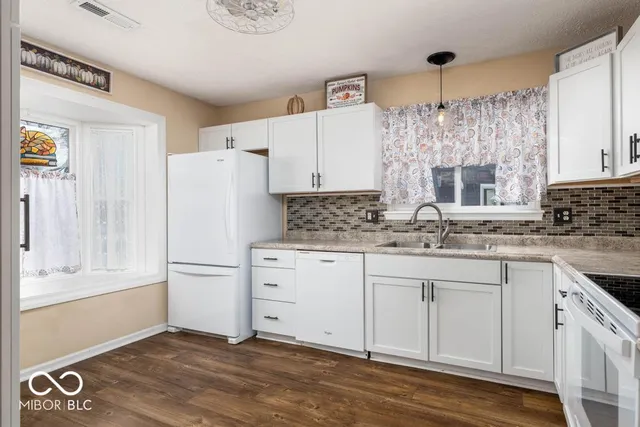 $315,000 | 7721 Hollow Ridge Circle, Indianapolis, IN 46256