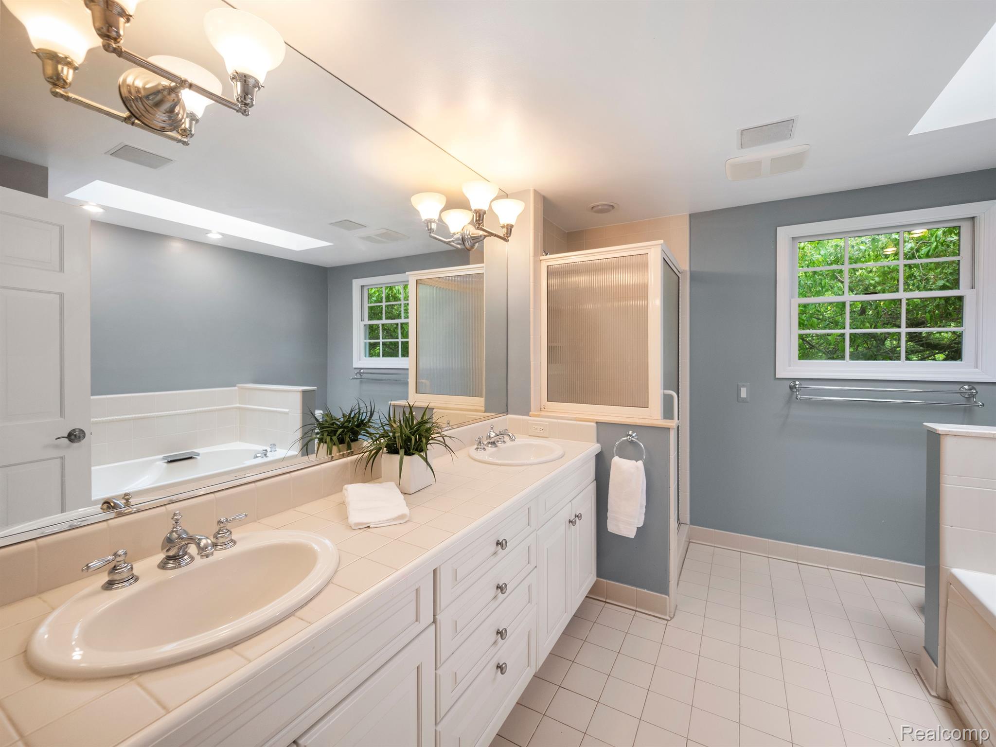 130 Guilford Road Bloomfield Hills, MI 48304 - Photo 23 of 38 Gallery Image 23