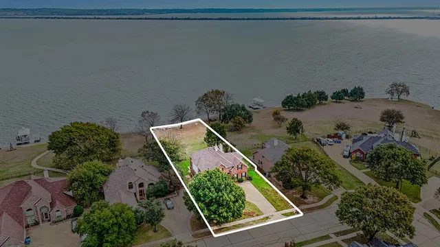 $799,000 | 3806 Lakeside Drive, Rowlett, TX 75088