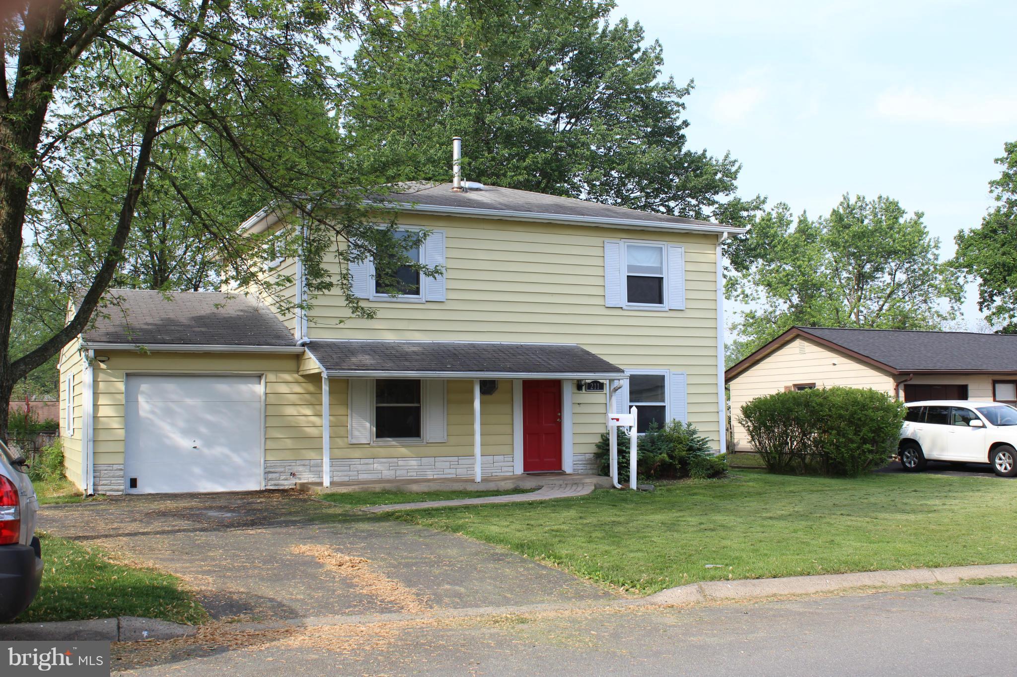 211 West Ash Road Sterling, VA 20164 - Photo 1 of 29 Exterior (Front)