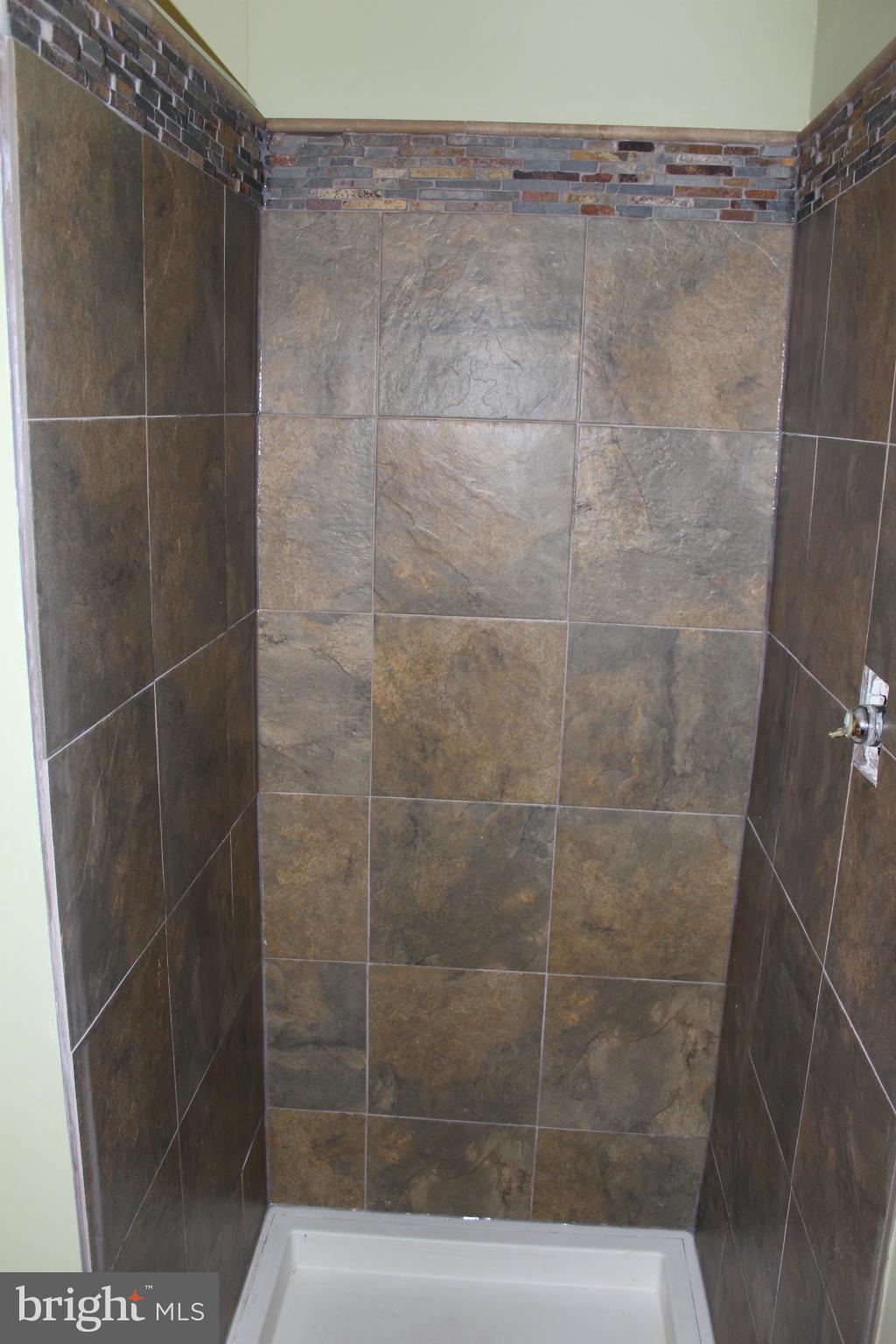 211 West Ash Road Sterling, VA 20164 - Photo 14 of 29 Bath