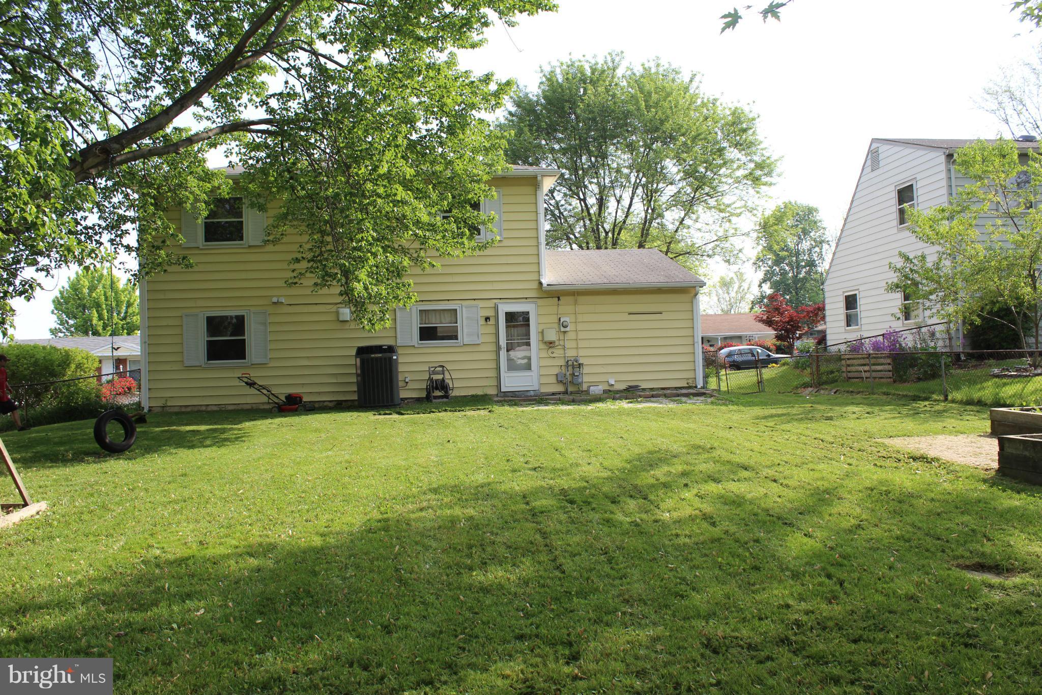 211 West Ash Road Sterling, VA 20164 - Photo 27 of 29 Exterior (Rear)
