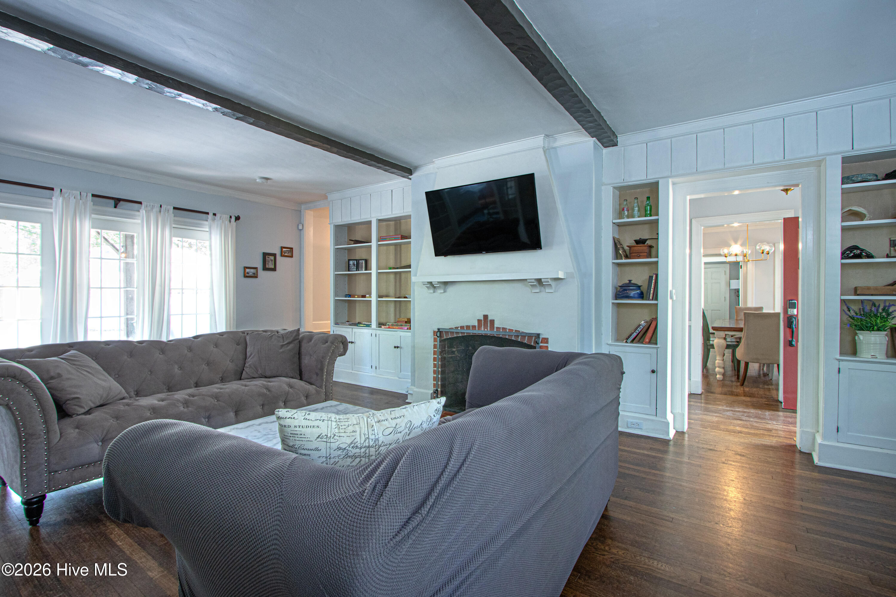 310 East Morganton Road Southern Pines, NC 28387 - Photo 6 of 37 LivingRoom2