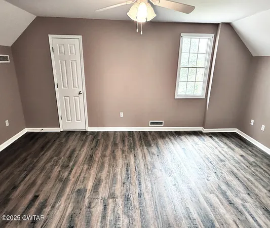 $419,900 | 420 Lakeshore Drive, Lexington, TN 38351