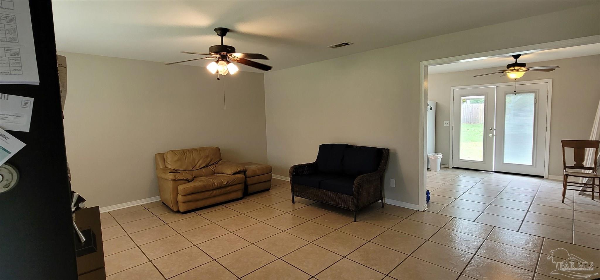 5348 Windham Road Milton, FL 32570 - Photo 2 of 15 Very Spacious!