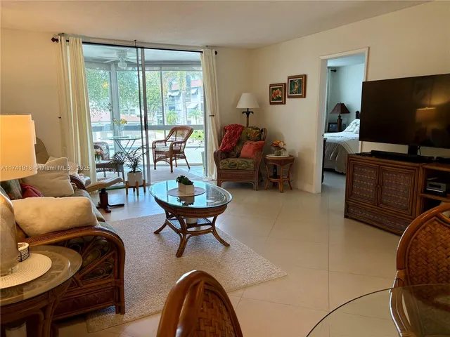 $249,000 | 1040 Southeast 4th Avenue, Unit 231, Deerfield Beach, FL 33441