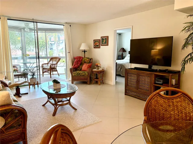 $249,000 | 1040 Southeast 4th Avenue, Unit 231, Deerfield Beach, FL 33441