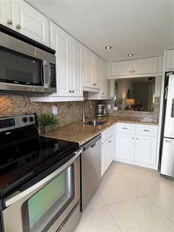 $249,000 | 1040 Southeast 4th Avenue, Unit 231, Deerfield Beach, FL 33441