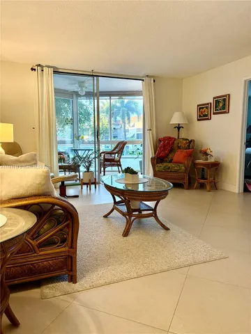 $249,000 | 1040 Southeast 4th Avenue, Unit 231, Deerfield Beach, FL 33441