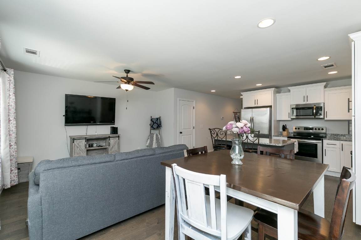 272 Signature Place Lebanon, TN 37087 - Photo 18 of 36 a living room with furniture and a flat screen tv