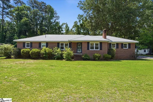 $239,900 | 208 State Rd S-30-483, Clinton, SC 29325
