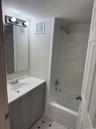 $950 | 1311 Hein Road West, Unit 18, San Antonio, TX 78220