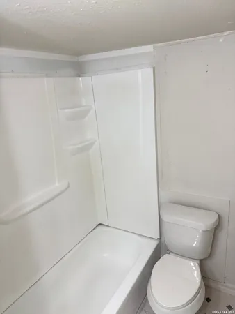 $950 | 1311 Hein Road West, Unit 18, San Antonio, TX 78220