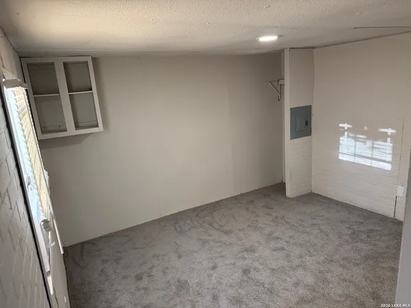 $950 | 1311 Hein Road West, Unit 18, San Antonio, TX 78220