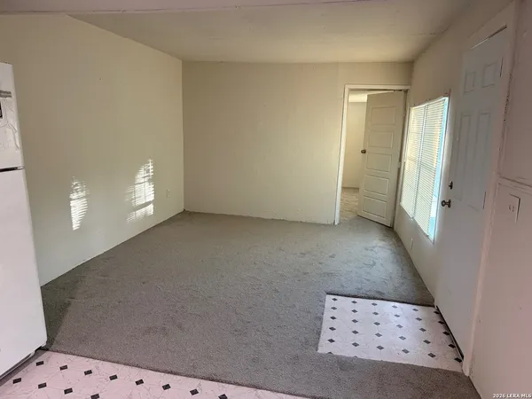 $950 | 1311 Hein Road West, Unit 18, San Antonio, TX 78220