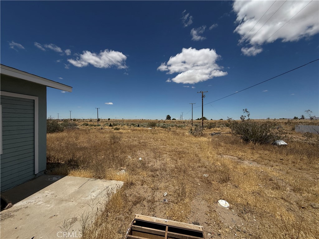 11744 Wagon Wheel Road Phelan, CA 92371 - Photo 3 of 26