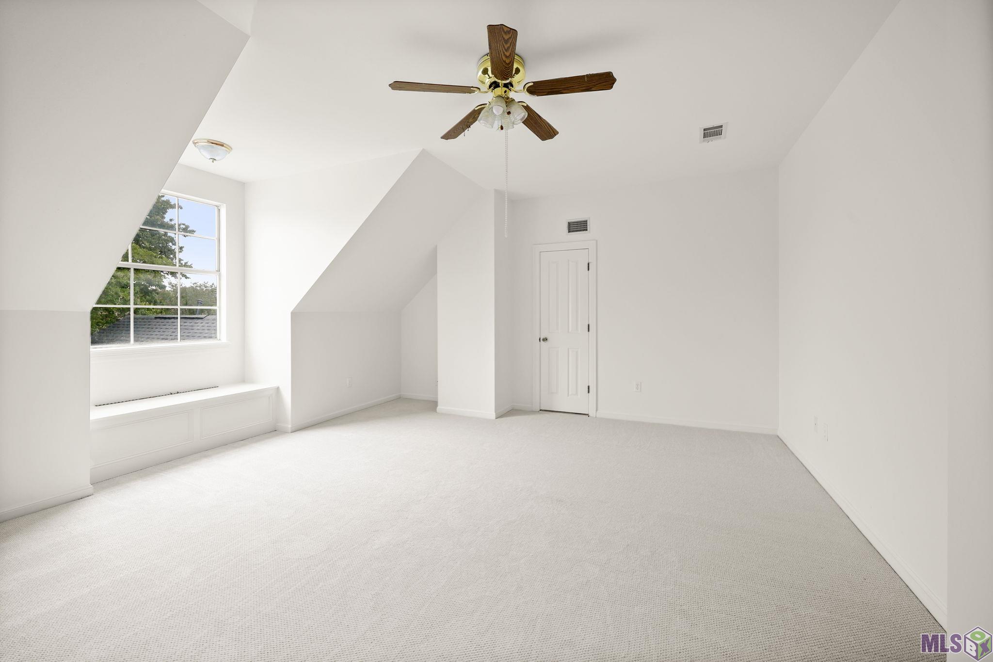 5515 North Pointer Court Baton Rouge, LA 70808 - Photo 35 of 47 Upstairs Bedroom w/ En-Suite