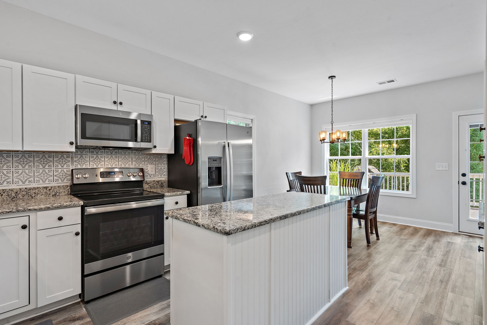 325 Rossview Road Clarksville, TN 37043 - Photo 11 of 32 Gallery Image 11