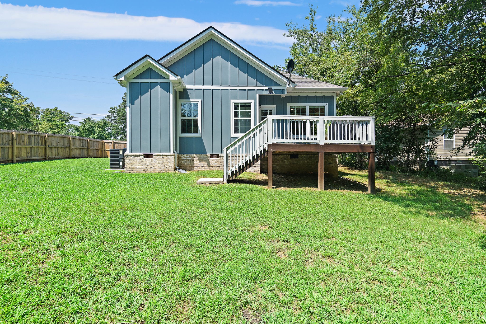 325 Rossview Road Clarksville, TN 37043 - Photo 28 of 32 Gallery Image 28