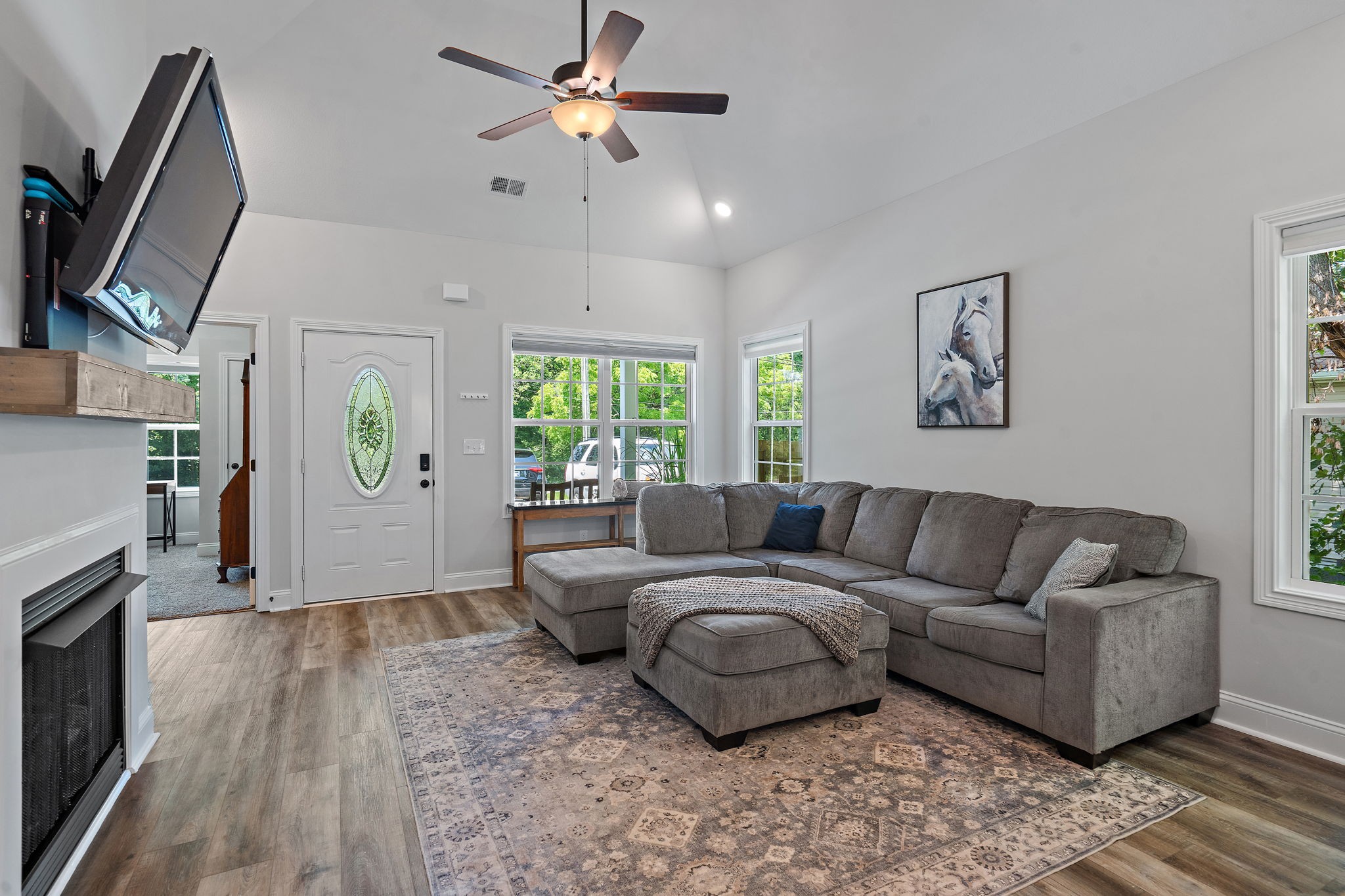 325 Rossview Road Clarksville, TN 37043 - Photo 8 of 32 Gallery Image 8