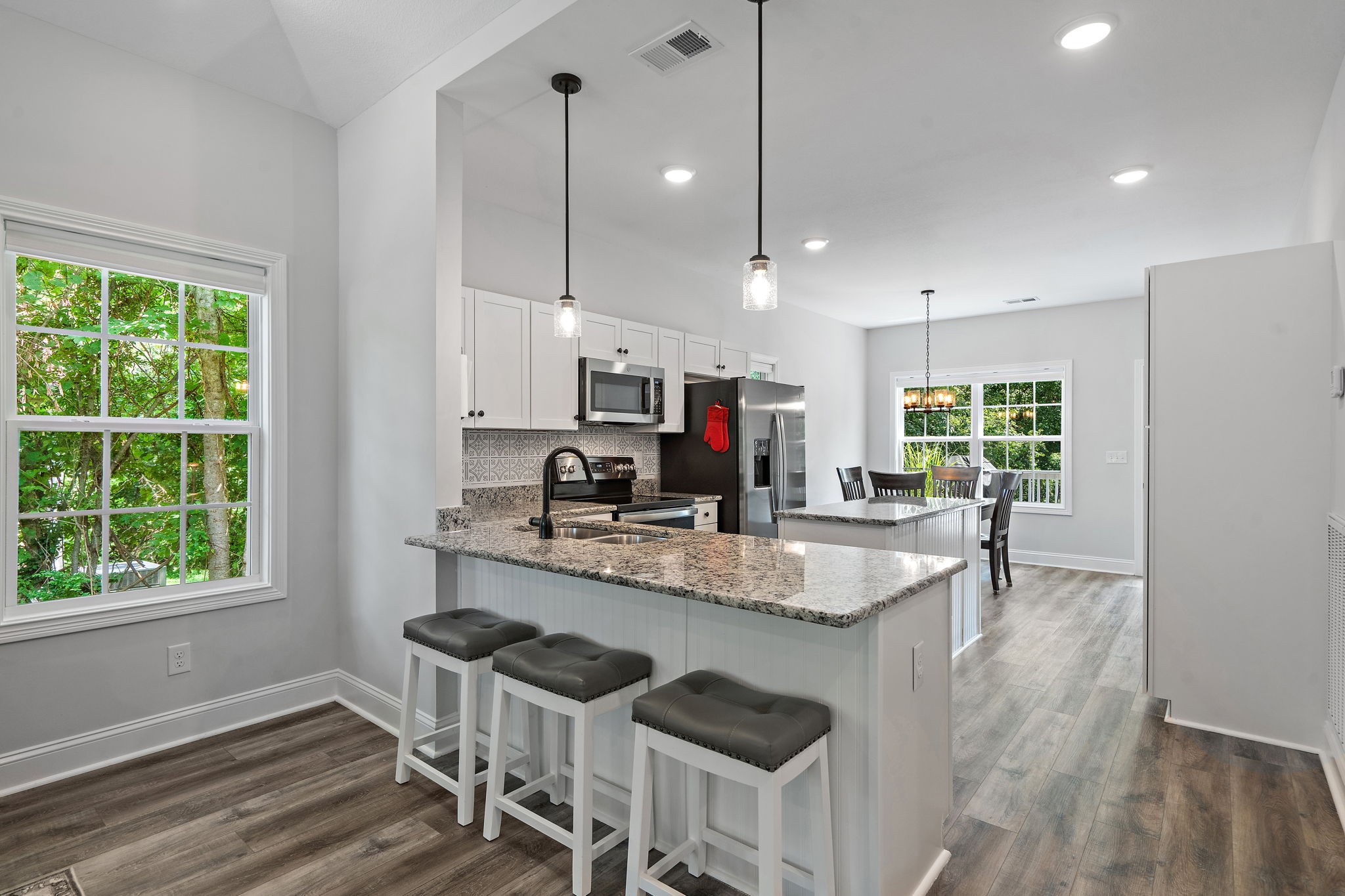 325 Rossview Road Clarksville, TN 37043 - Photo 9 of 32 Gallery Image 9