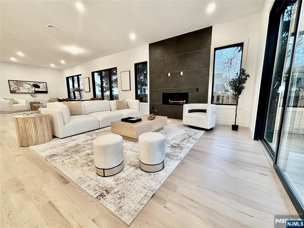 44 George Street Tenafly, NJ 07670 - Photo 5 of 34