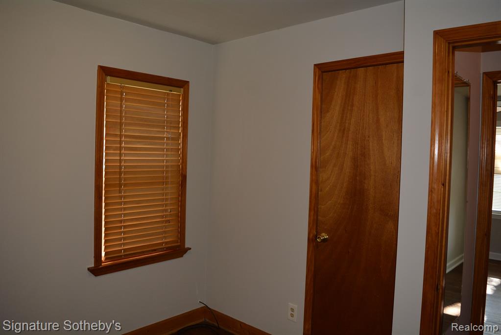 27360 Ridgewood Street Roseville, MI 48066 - Photo 16 of 32
