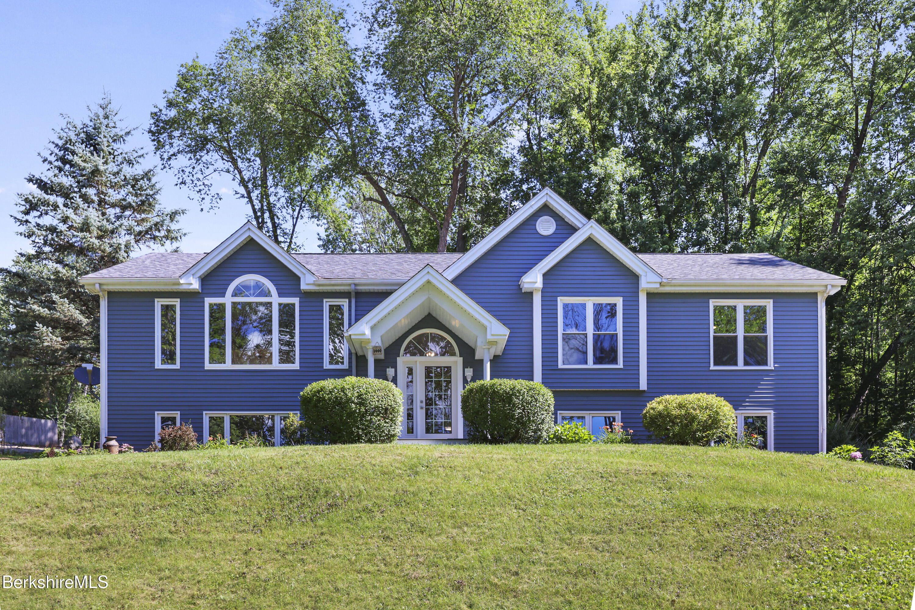 1000 Simonds Road Williamstown, MA 01267 - Photo 1 of 56 5 Exterior Front
