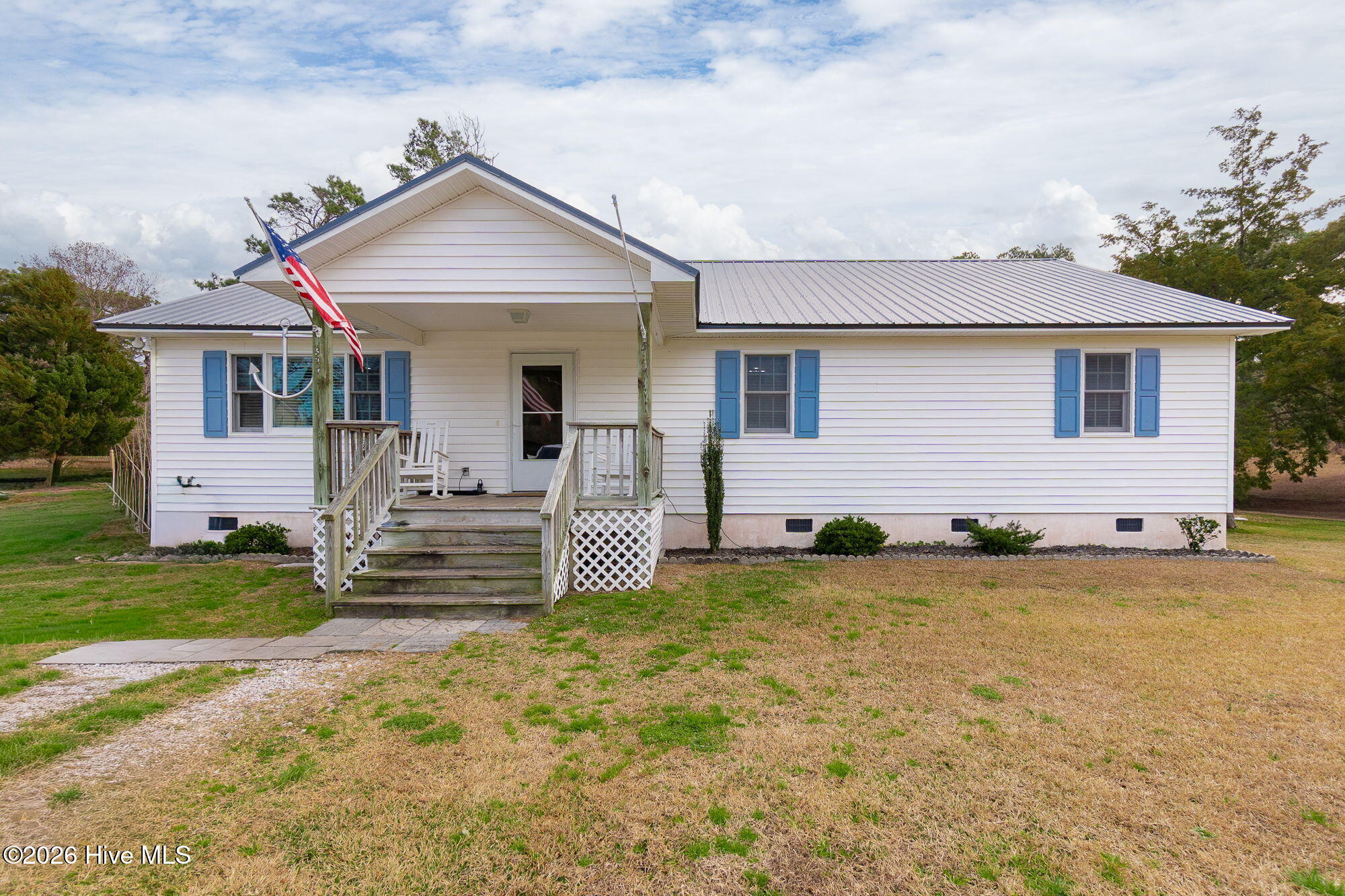 527 Marshallberg Road Smyrna, NC 28579 - Photo 3 of 30 Front