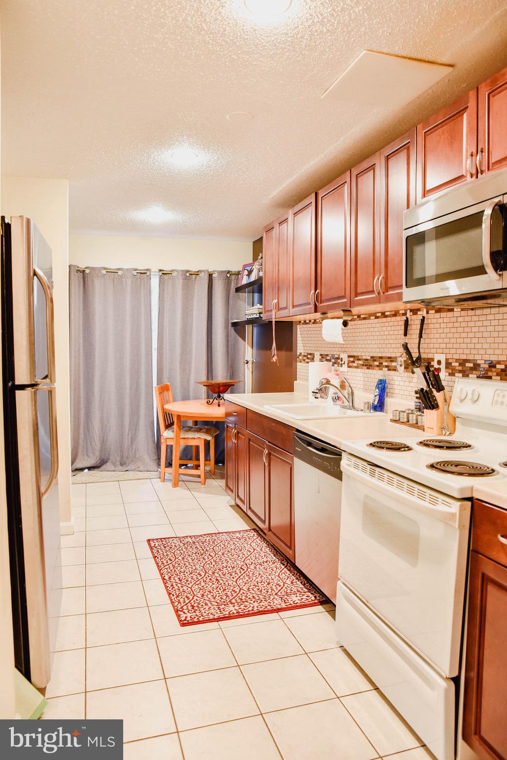 2424 Southgate Square Reston, VA 20191 - Photo 5 of 24