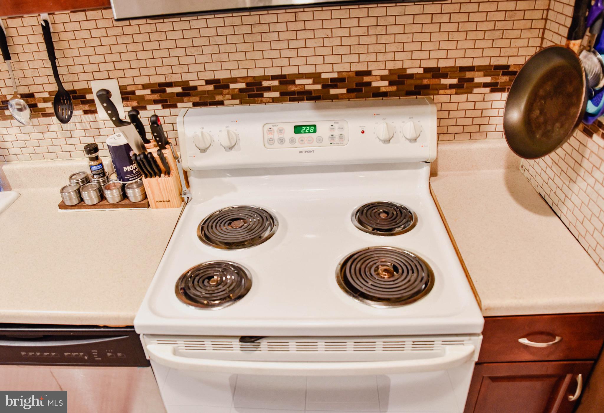 2424 Southgate Square Reston, VA 20191 - Photo 7 of 24