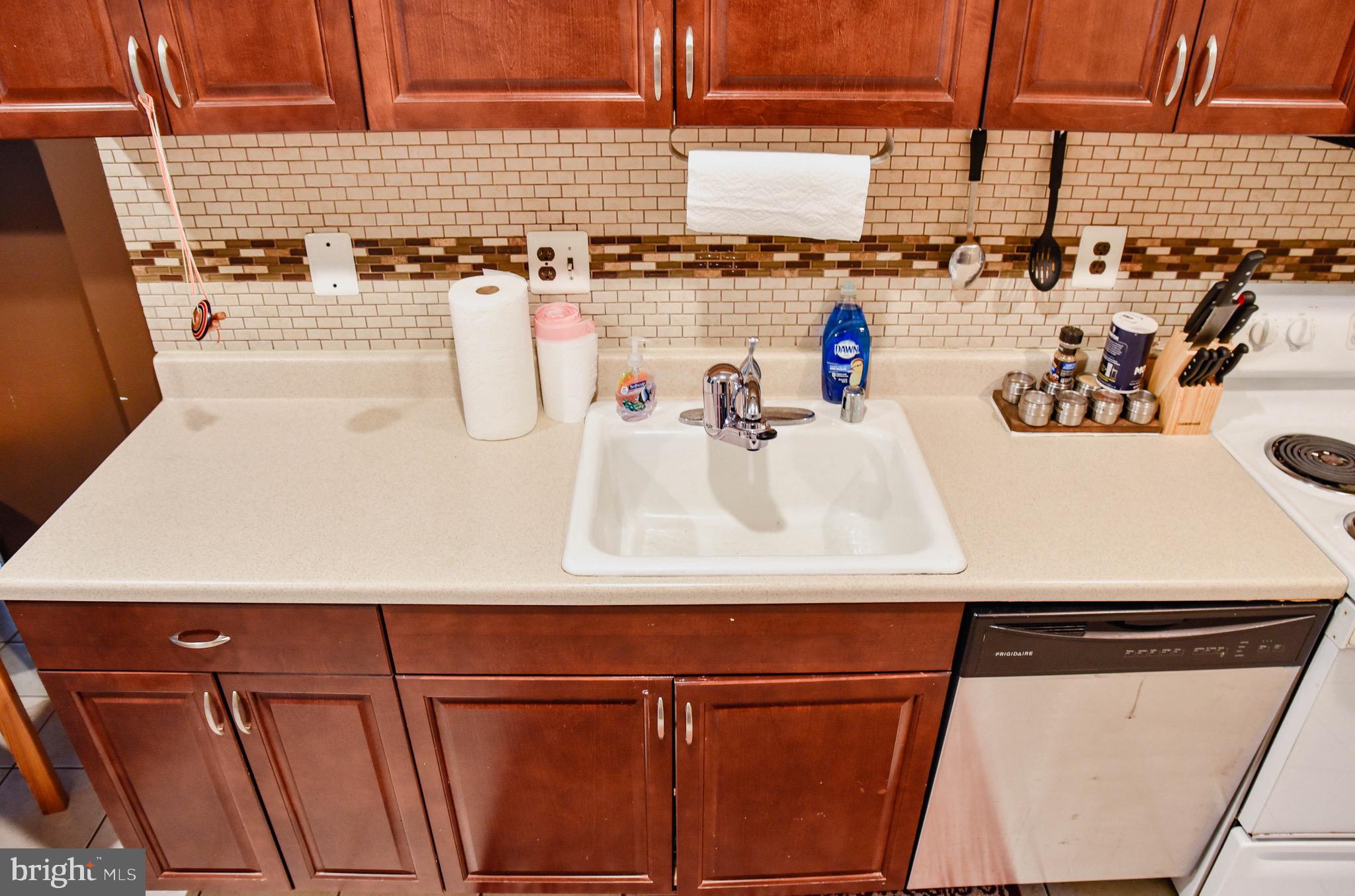 2424 Southgate Square Reston, VA 20191 - Photo 8 of 24