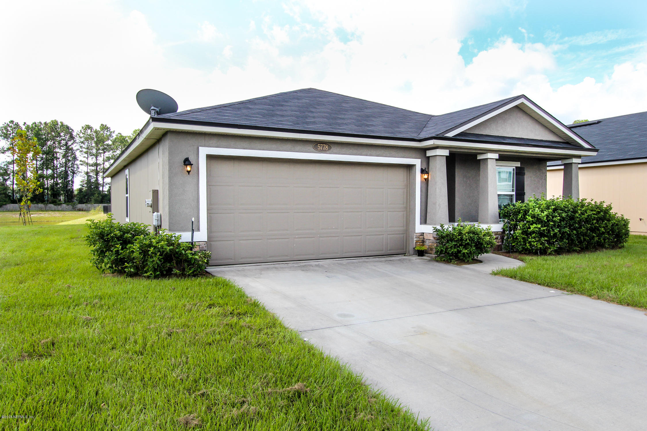 5778 Royalty Road Jacksonville, FL 32254 - Photo 2 of 30 Front View 2